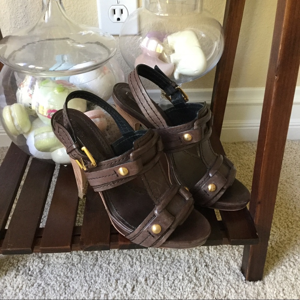 BCBGMaxAzria Brown Chunky Heel Leather Heels